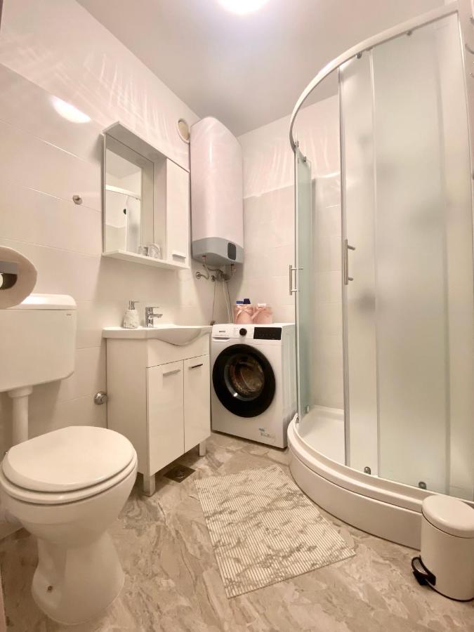 Ema Apartment Pula Extérieur photo